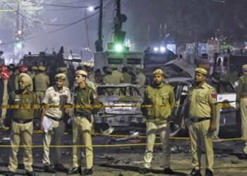 Blast caused by bomb, Red Fort closed for three days : Delhi Police