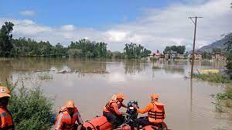 Breach in Zoonipora: Distt admin Budgam asks people of Seerbagh, Summerbugh villages to move to safer areas