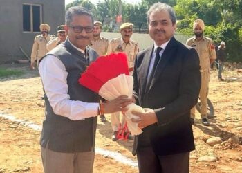Justice Rajnesh Oswal reviews progress of upcoming Judicial Infrae projects in Kathua; Directs speedy completion of works