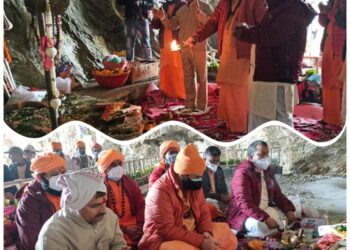 Amarnathji Yatra concludes: CEO SASB,Mahant Deependra Giri perform religious rituals