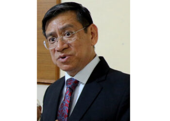Chief Justice visits Bandipora, inspects district court complex, interacts with judicial officers, Bar