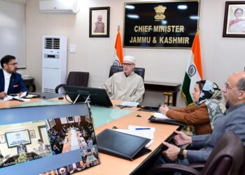 CM Omar reviews LPG, petrol stocks amid Middle-East crisis
