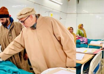 CM Omar conducts surprise checks at Kashmir’s premier Medical Institutions