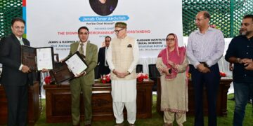 CM Omar Abdullah presides over MoU signing between SKIMS and J&K Bank