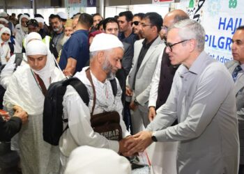 CM Omar sees off first Haj pilgrims batch from Srinagar