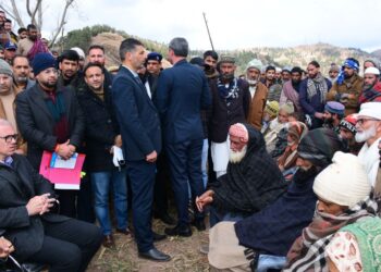 Inter-ministerial team collects samples at Budhal Rajouri