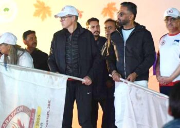 CM Omar, actor Suniel Shetty flags off Kashmir’s first International Marathon