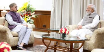 CM Omar calls on PM Modi, Dicusses Statehood, economy, dev priorities