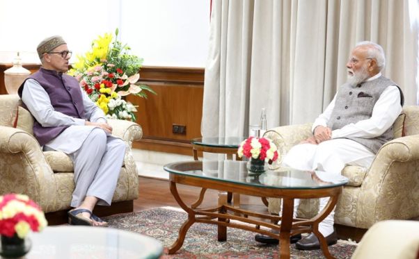 CM Omar calls on PM Modi, Dicusses Statehood, economy, dev priorities