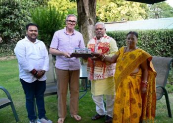 CM Omar meets Bihar Assembly Speaker, HP Education Minister in Srinagar