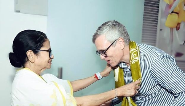 CM Omar meets Mamta Banerjee, invites her to Kashmir