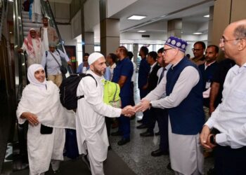 CM Omar receives first batch of Hujjaaj at Srinagar Airport