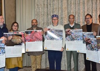 CM Omar  unveils Handicrafts & Handloom Deptt’s Calendar-Pic/ Kashmir Horizon