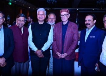 CM hosts dinner for Parliamentary Finance Committee in Gulmarg