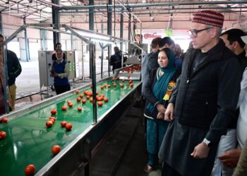 CM Omar inaugurates ₹4.30 Cr fruit, vegetable processing centre in Anantnag