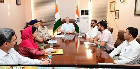 CM reviews relief measures, preparedness with DCs of border distts