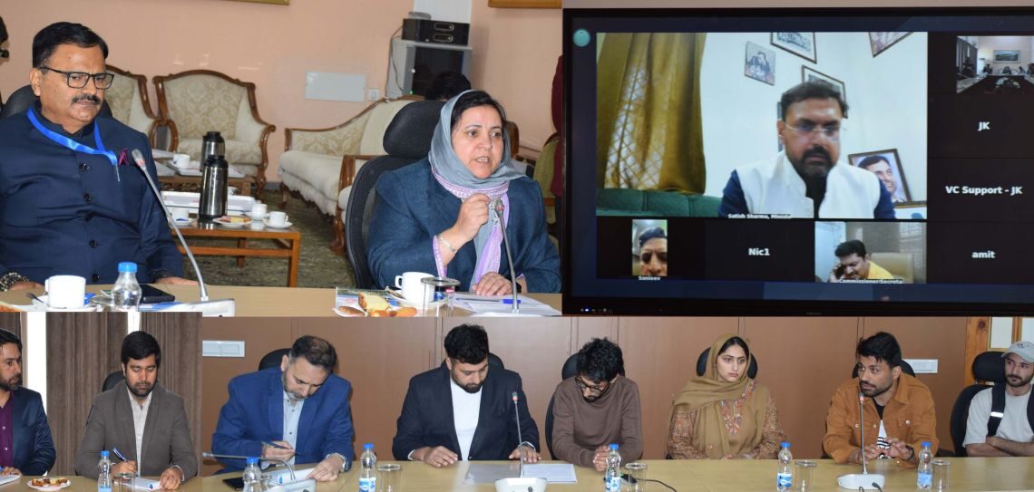Cabinet Sub-Committee on reservation rules interacts with public delegations, students at SKICC