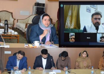 Cabinet Sub-Committee on reservation rules interacts with public delegations, students at SKICC