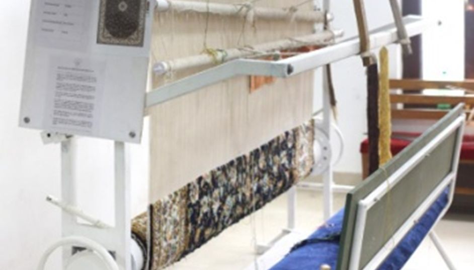 Carpet weavers to be given modified steel looms with comfort seating