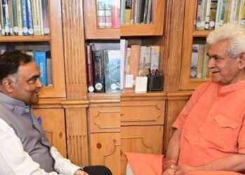 Central Chief Information Commissioner calls on LG at Raj Bhawan Srinagar