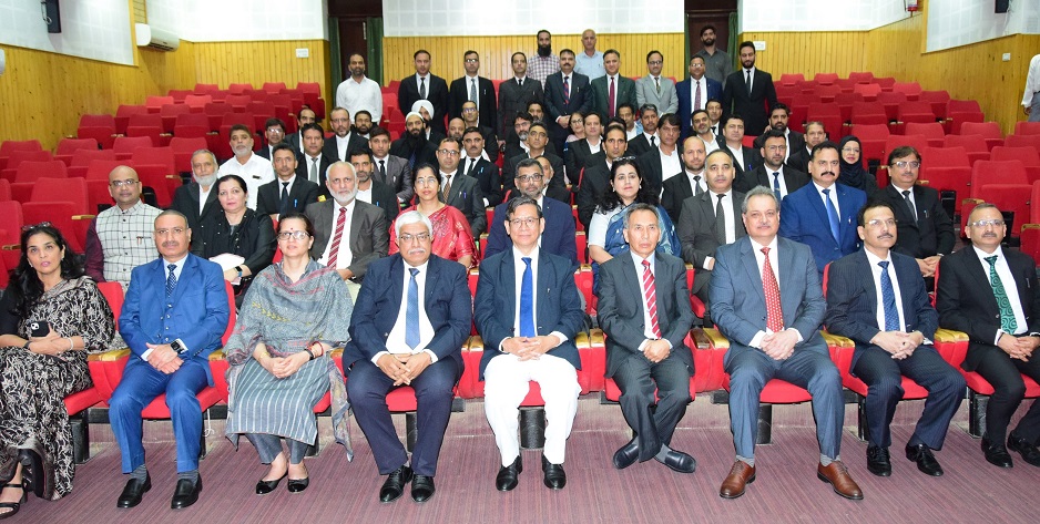 Chief Justice Inaugurates 40 Hrs Mediation Programme For Advocates At JKJA Srinagar