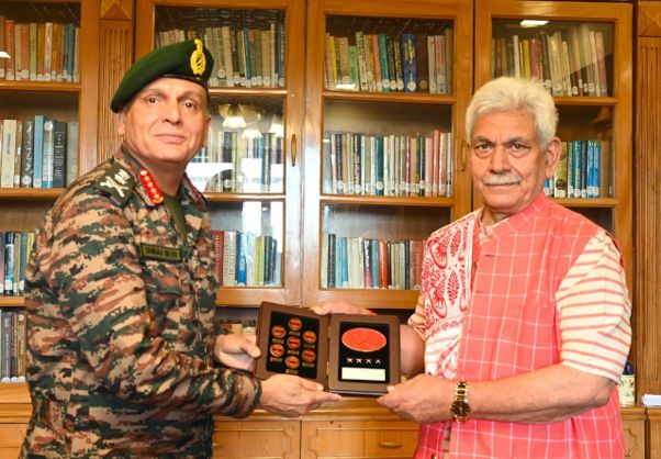 Chief of Army Staff calls on LG Sinha