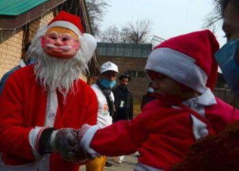 Christmas celebrated with religious fervor across Kashmir, main function held at M A Road Church