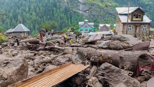 Cloudburst Triggers Flash Flood in Nala Overa, Pahalgam, Power Supply Suspended in Four Areas as Precaution
