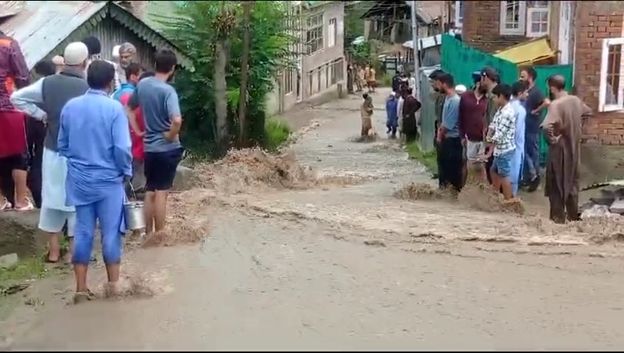 Cloudburst triggers flood-like situation in Pulwama village, rains lash J&K parts