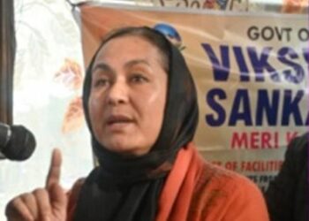 VBS Yatra: Rehana Batul assesses progress on Central Govt schemes at Chinar Town, Bijbehara