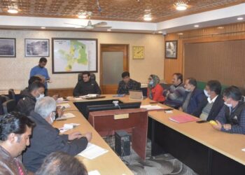 Comr SMC reviews arrangement for snow clearance mock drill