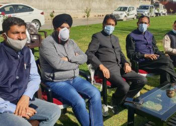 JKPCC reviews current Covid situation in JK , asks govt to improve health infra in remote,  questions centre’s preparedness areas
