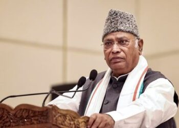 BJP nervous of Cong-NC alliance, announces 4 guarantees for J&K people: Congress Chief Kharge in Srinagar