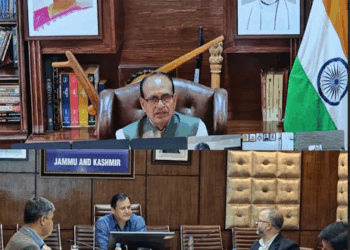 Javid Dar attends review meeting on nationwide ‘Khet Bachao Abhiyan’