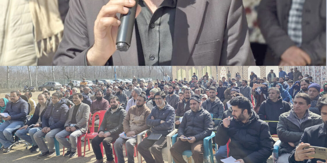 DC Ang chairs Gram Diwas at Sheikhgund, Congratulates social activists of Sheikhgund for their exemplary efforts under NMBA