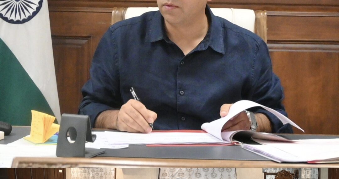 DC Anantnag reviews implementation of Green India Mission