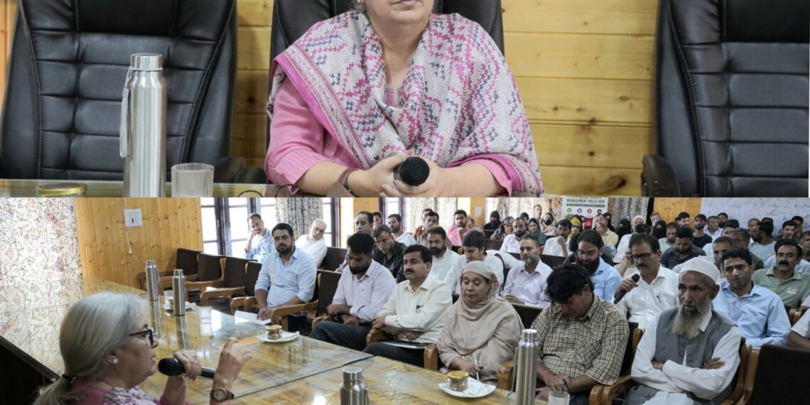 DC Bandipora convenes Public Outreach Programme