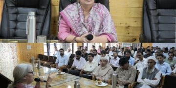 DC Bandipora convenes Public Outreach Programme