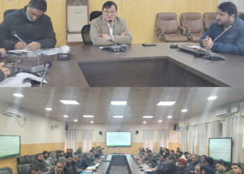 DC Baramulla reviews status of KCC Cases in the district