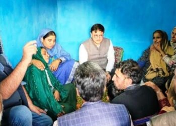 DC B’la Visits Families Of Martyred Porters, Extends Condolences & Financial Support