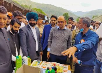 DC B’la inaugurates Mega Block Health Mela at Uri