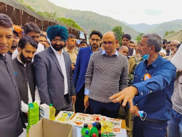 DC B’la inaugurates Mega Block Health Mela at Uri