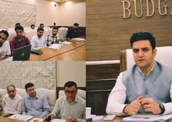 DC Budgam reviews progress of PM Surya Ghar Muft Bijli Yojana
