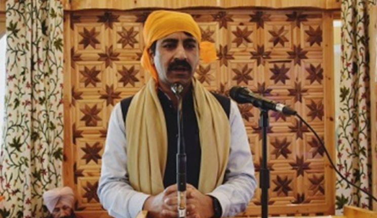 DC B’gam visits Gurdwara sahib Guru Nanak Charan Asthan Beerwah