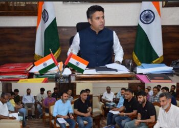 DC Budgam reviews implementation of PM Surya Ghar Muft Bijli Yojana