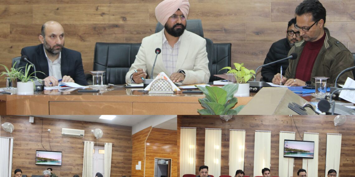 *DC Doda reviews progress of electric towers installation work by Powergrid*