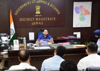 DC Jammu urges officers to be punctual, strengthen public outreach, Directs strict stance against corrupt practices