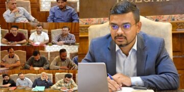 DC Kulgam reviews progress under PM Surya GharMuft Bijli Yojana