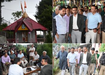 DC Kulgam visits Mata Kheer Bhawani Asthapan