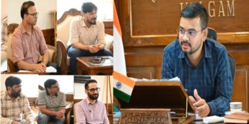 DC Kulgam reviews implementation of welfare schemes under JKBOCW Welfare Board